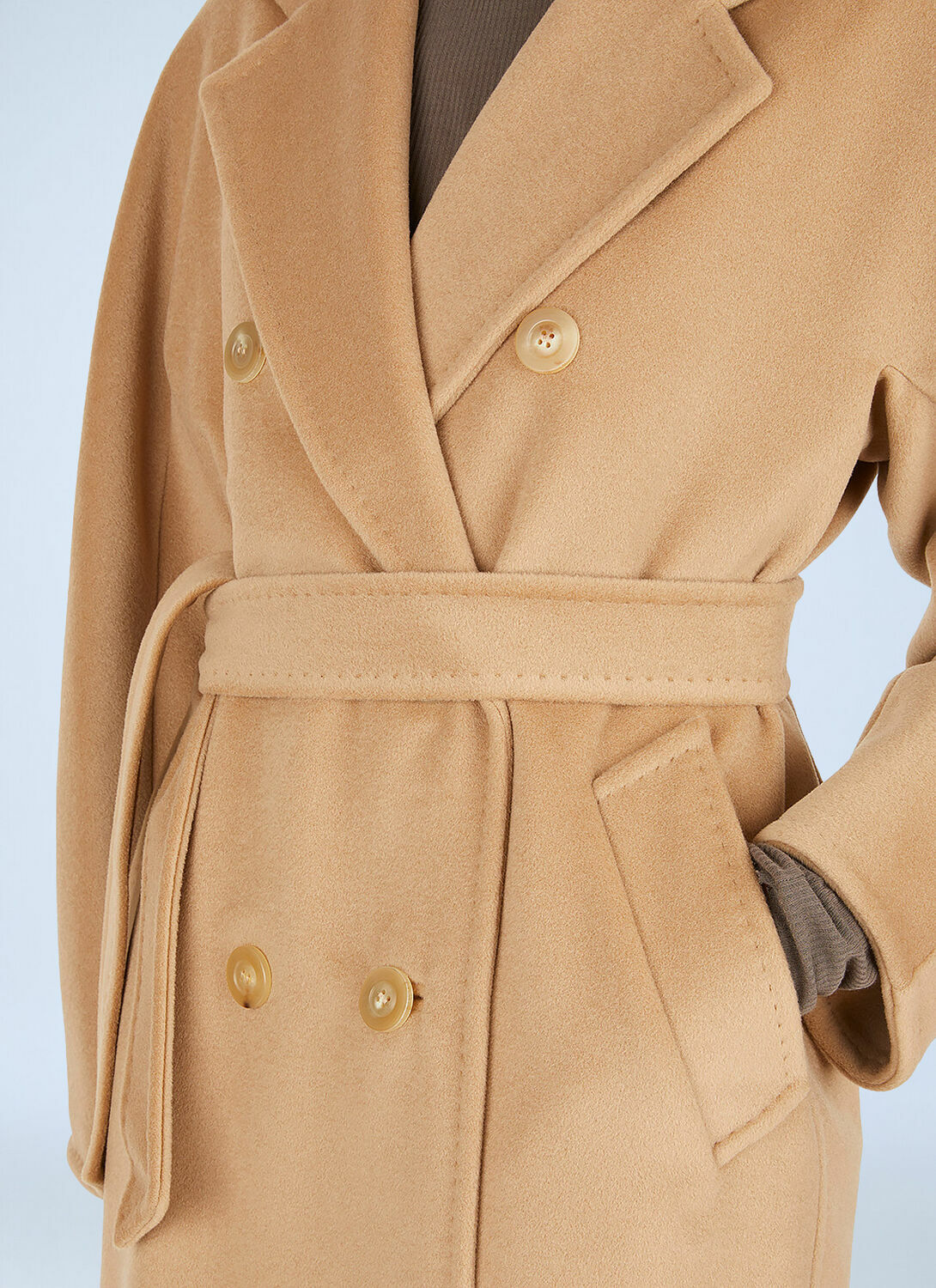 Max Mara 101801 coat detail and scale reference