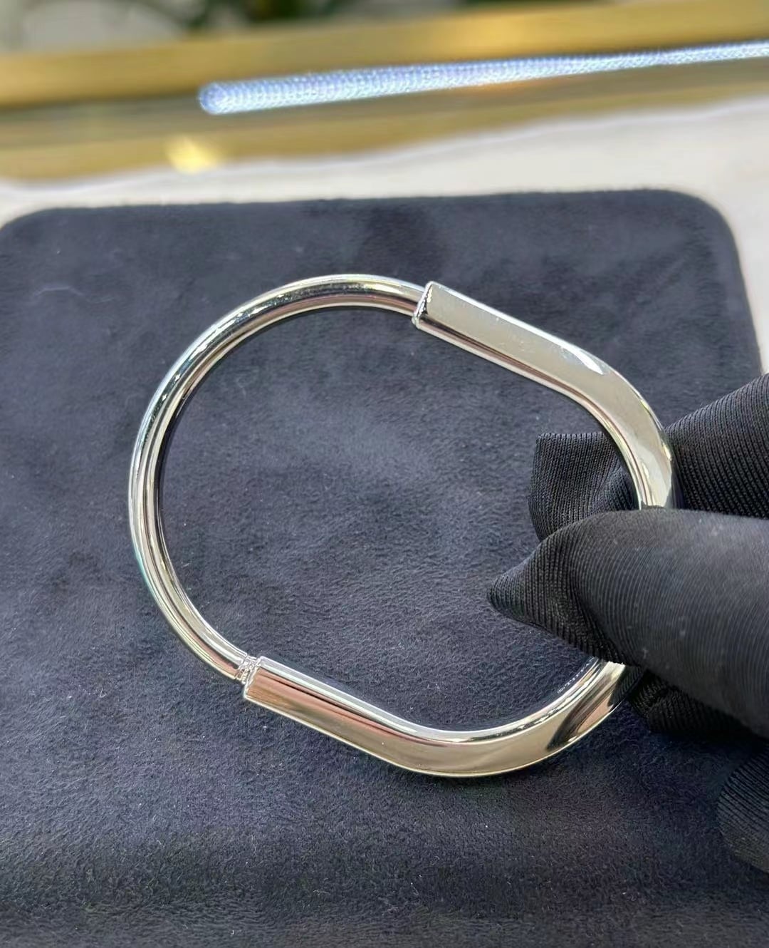 Tiffany Lock bracelet second outfit reference